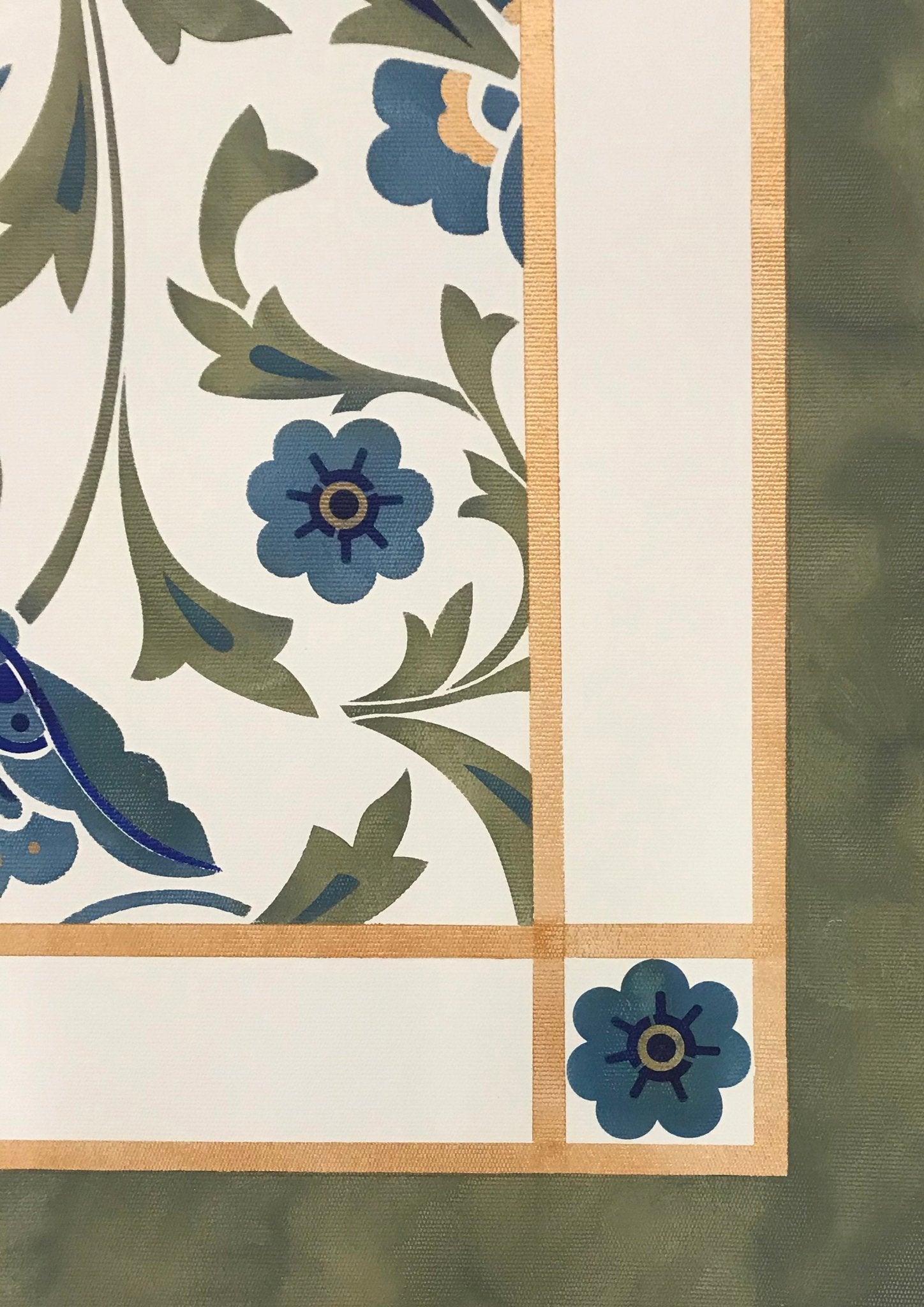 A close-up of the corner of this floorcloth.