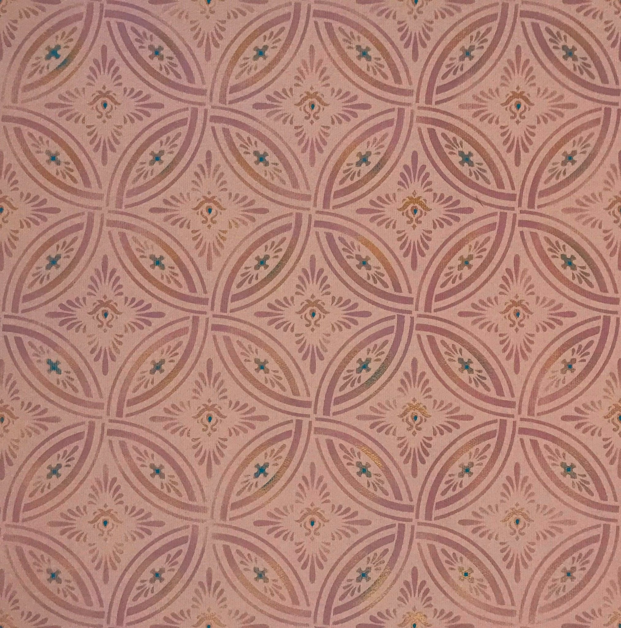 A close up of the all over interlocking circle pattern for Grace Floorcloth #1.