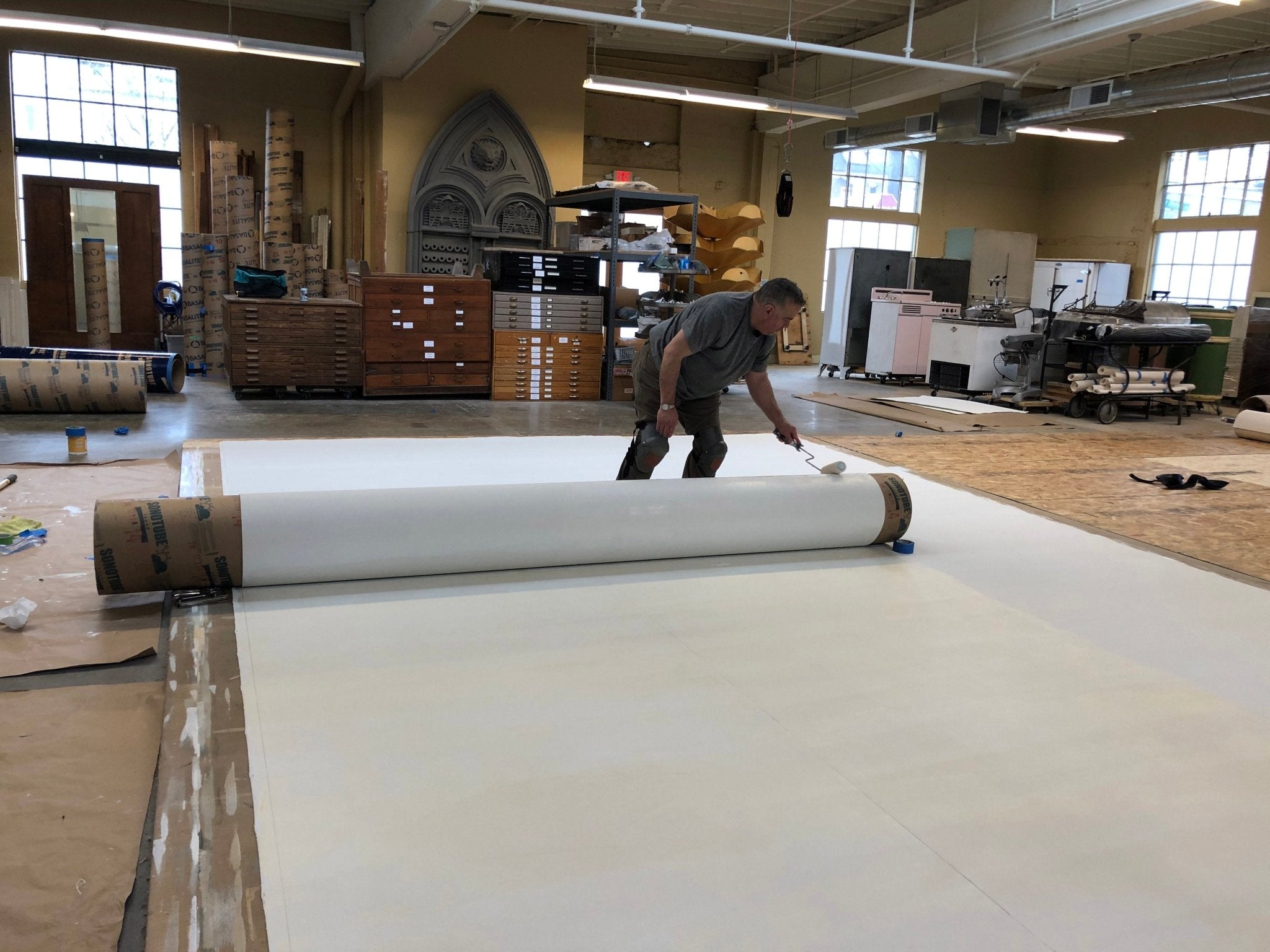 Production image of the construction of the floorcloth base.